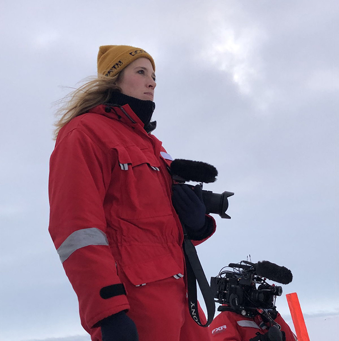 Despite the brief outdoor trip shown here, the MKE 440 stereo microphone was usually used indoors … Photo courtesy of Katharina Weiss-Tuider