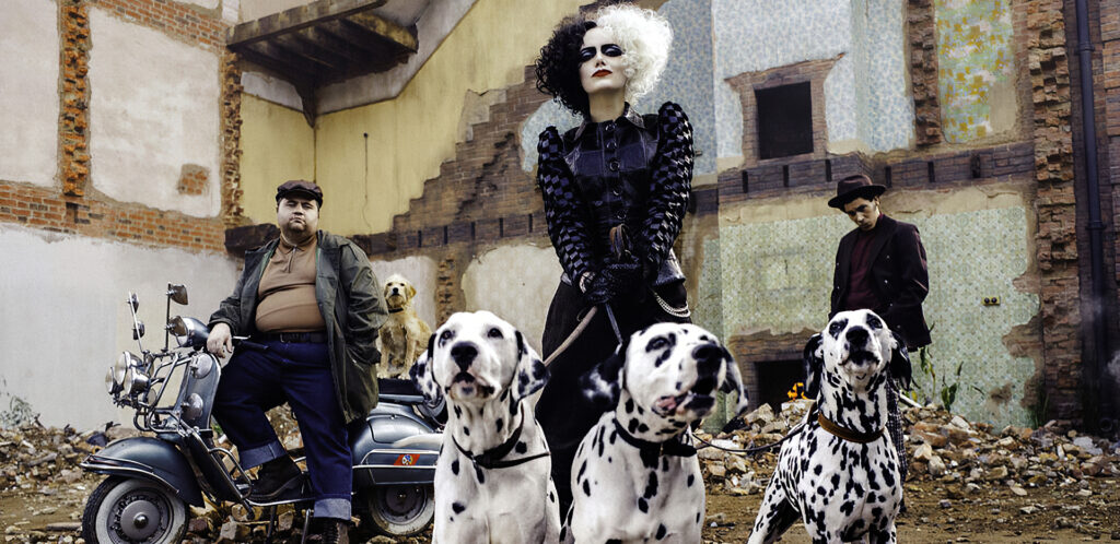 Cruella with Dalmations, Supported by Hula Post