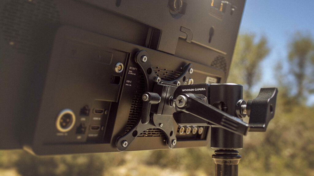 Ultra QR Articulating Monitor Mount